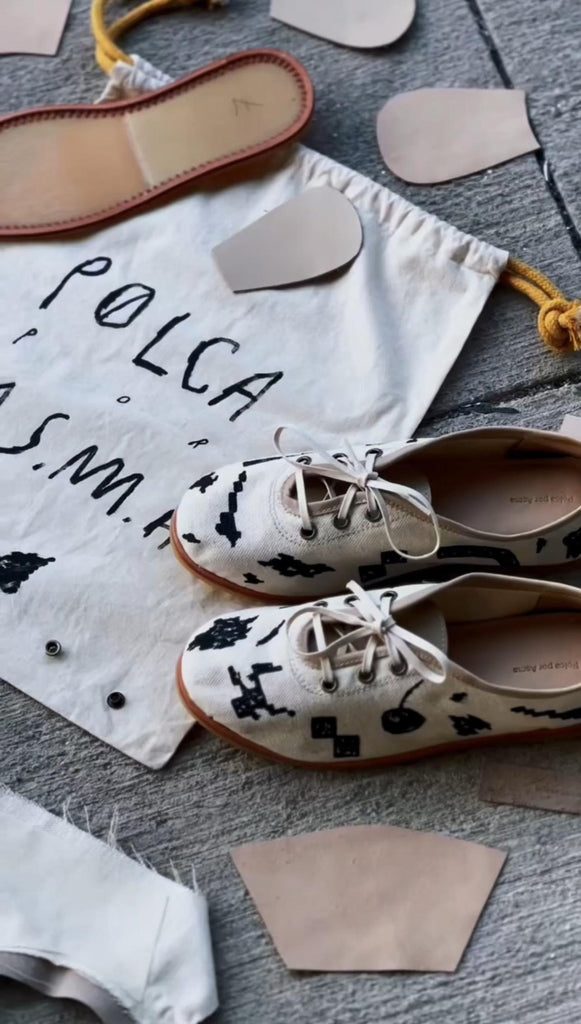 zapatillas pintadas a mano