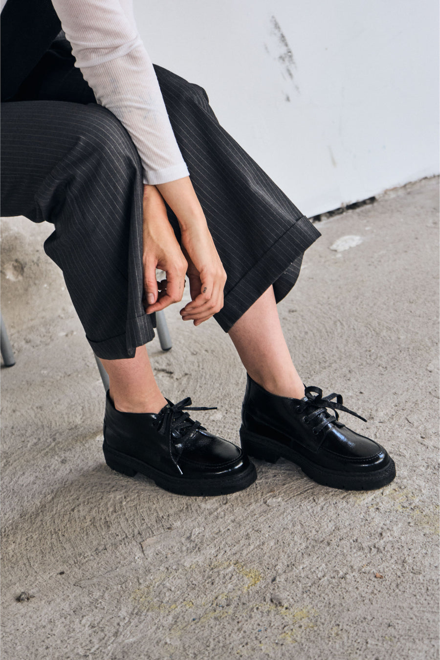 zapato negro sin taco