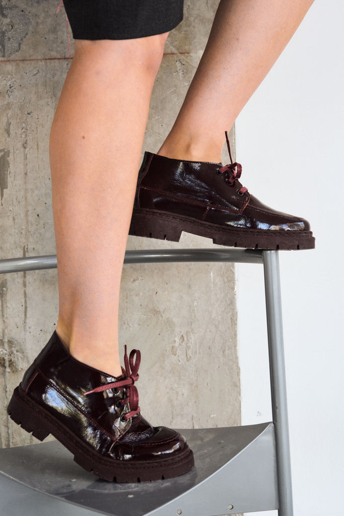 zapato con cordones