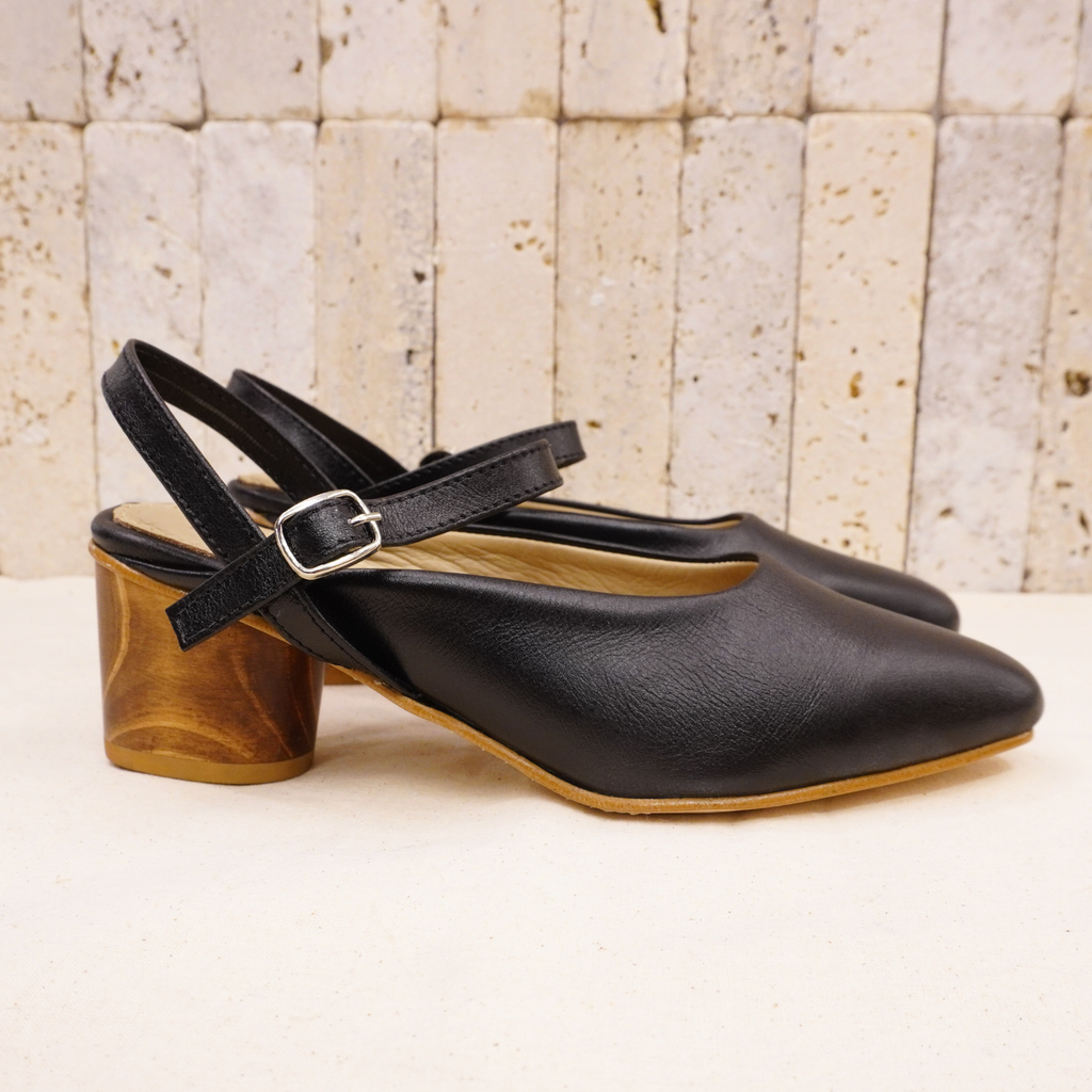 zapatos de cuero negro