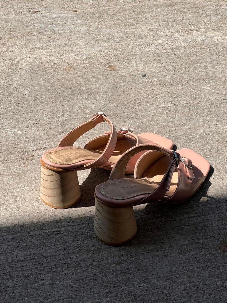 Sandalia Hebilla Rosa