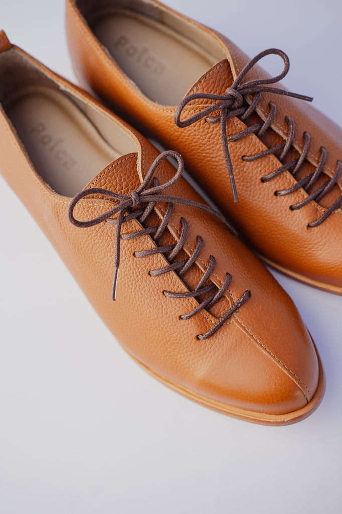 zapatos de cuero café claro