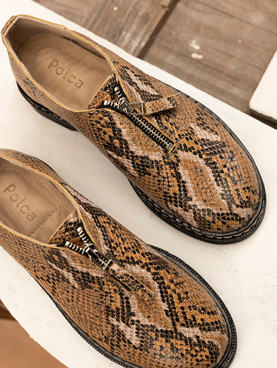 Zapatilla de Cierre, Cobra Beige